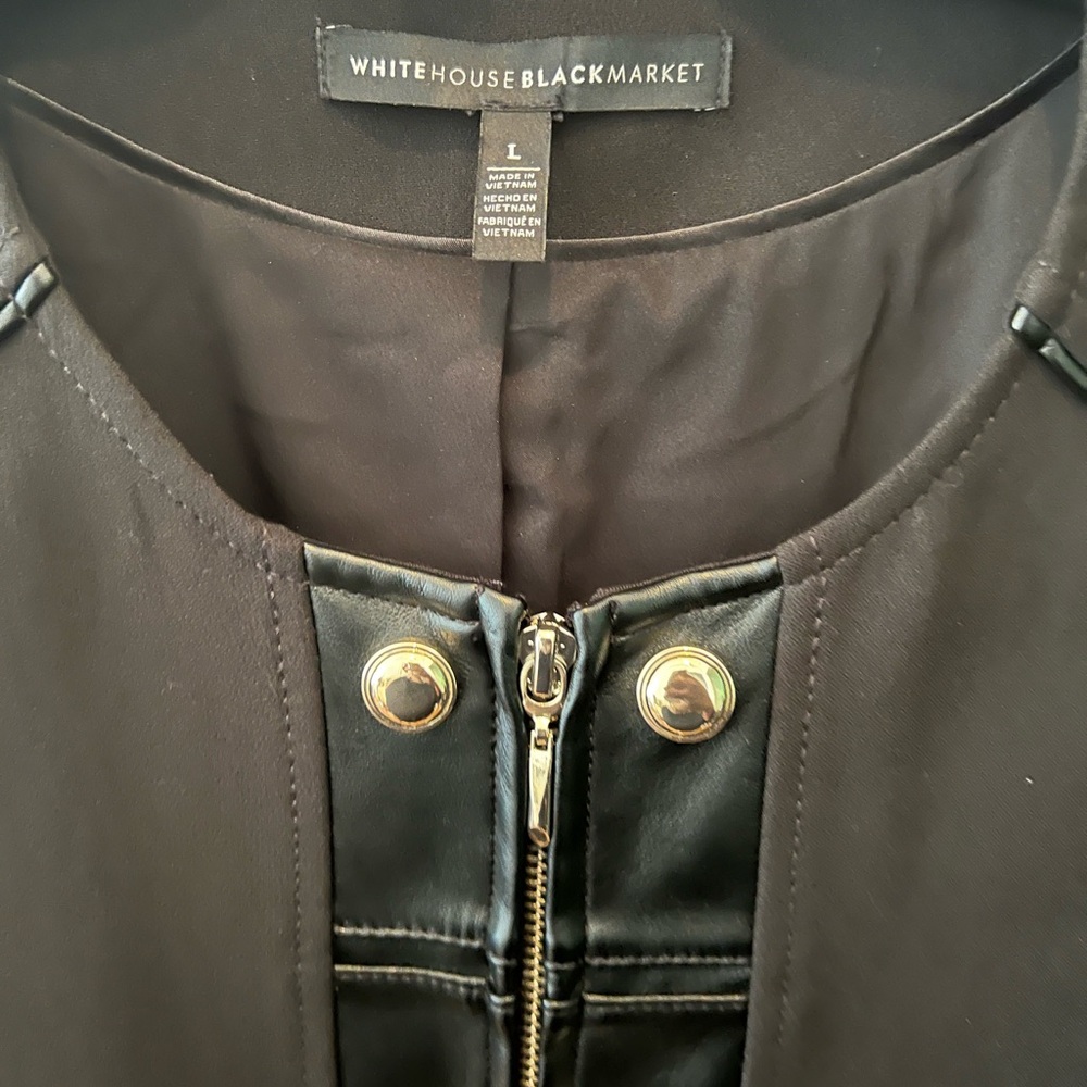 Blazer - Picture 3 of 3